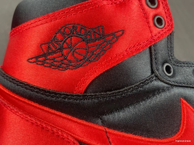 HYPE FD4810-061 Jordan WMNS 1 High Satin Air Bred OG 0709